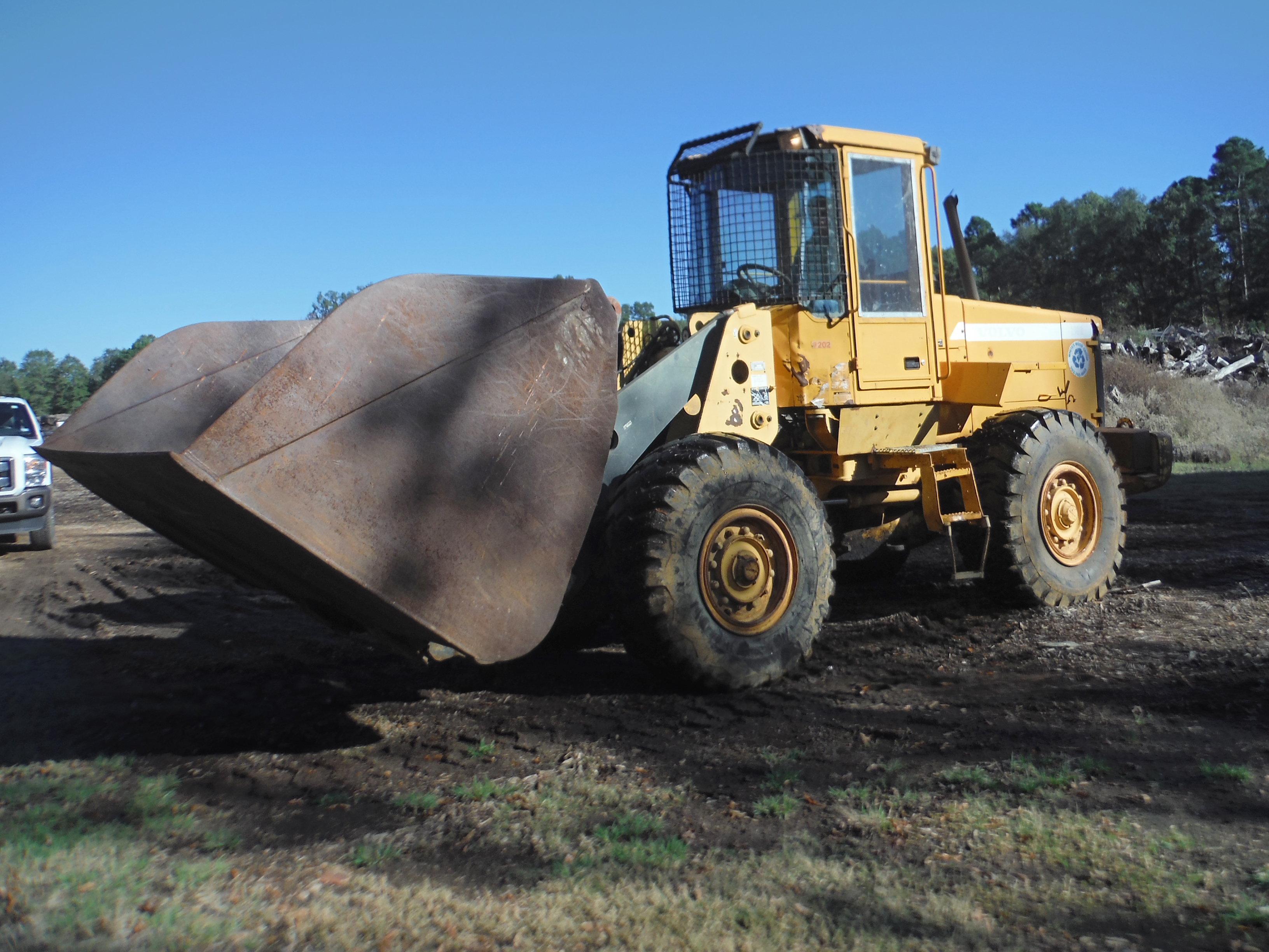 2002 Volvo L90D Wheel Loader