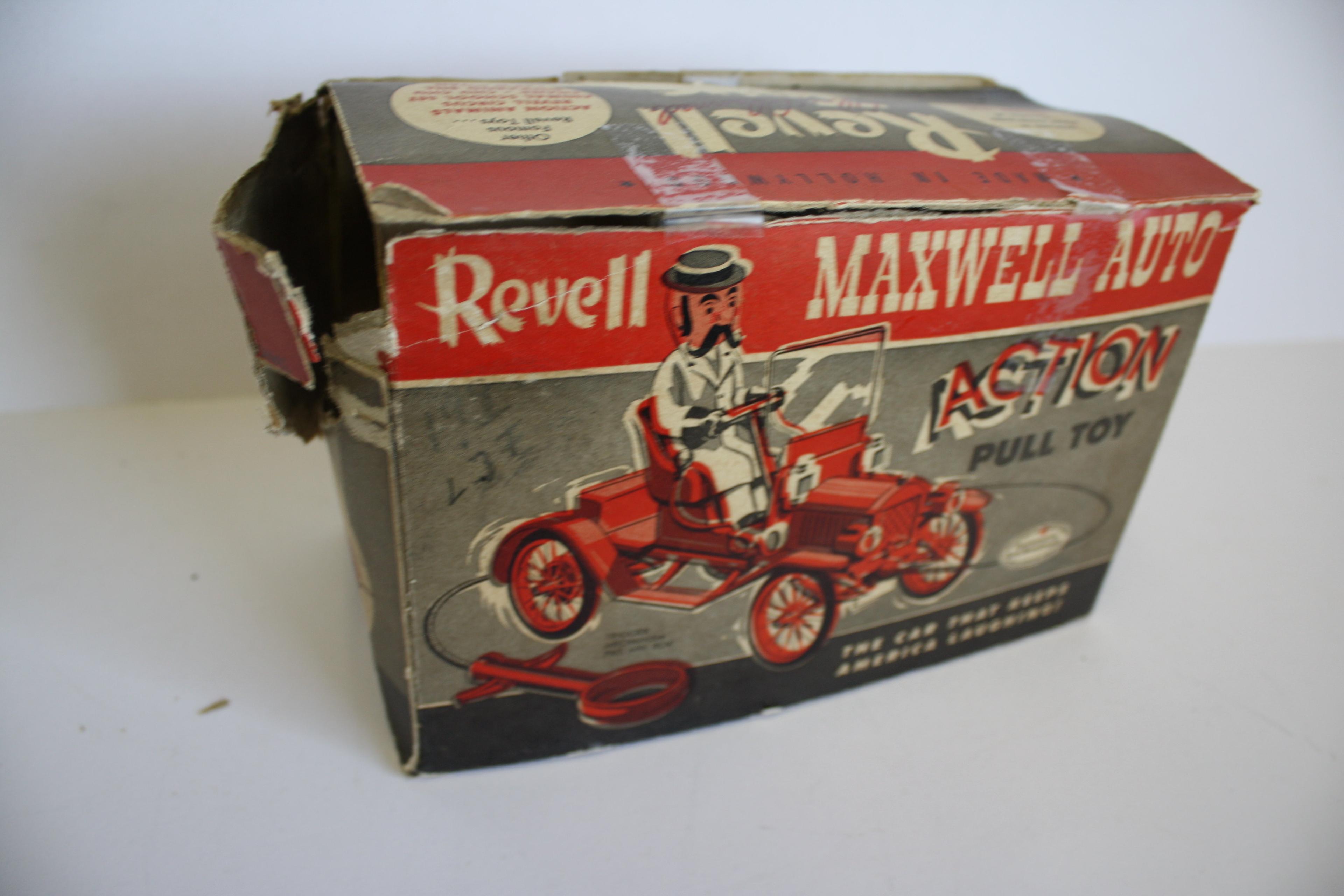 Revell Maxwell Auto Action Pull Toy