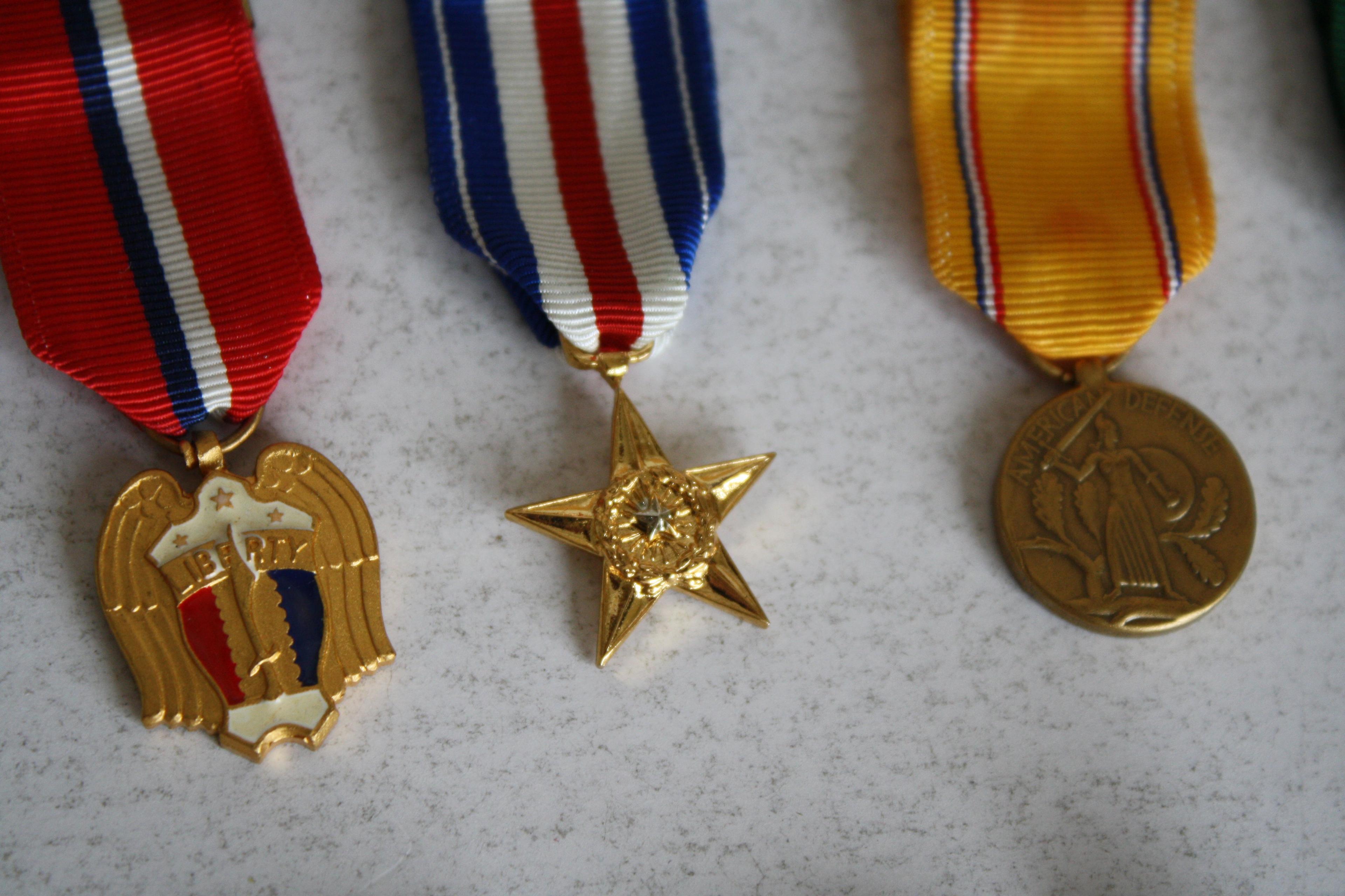 Miniature Medals- U.S. Awarded Pin Back