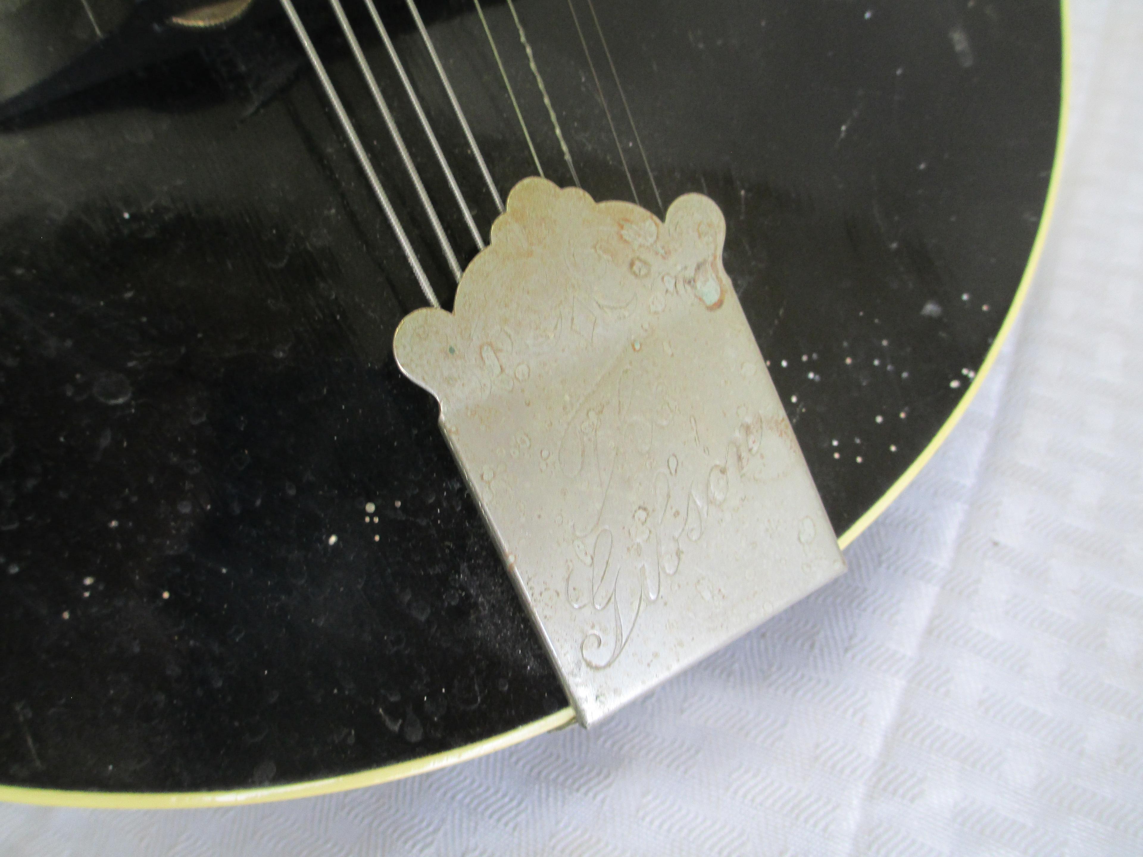 The Gibson Mandola Style HI  with original case