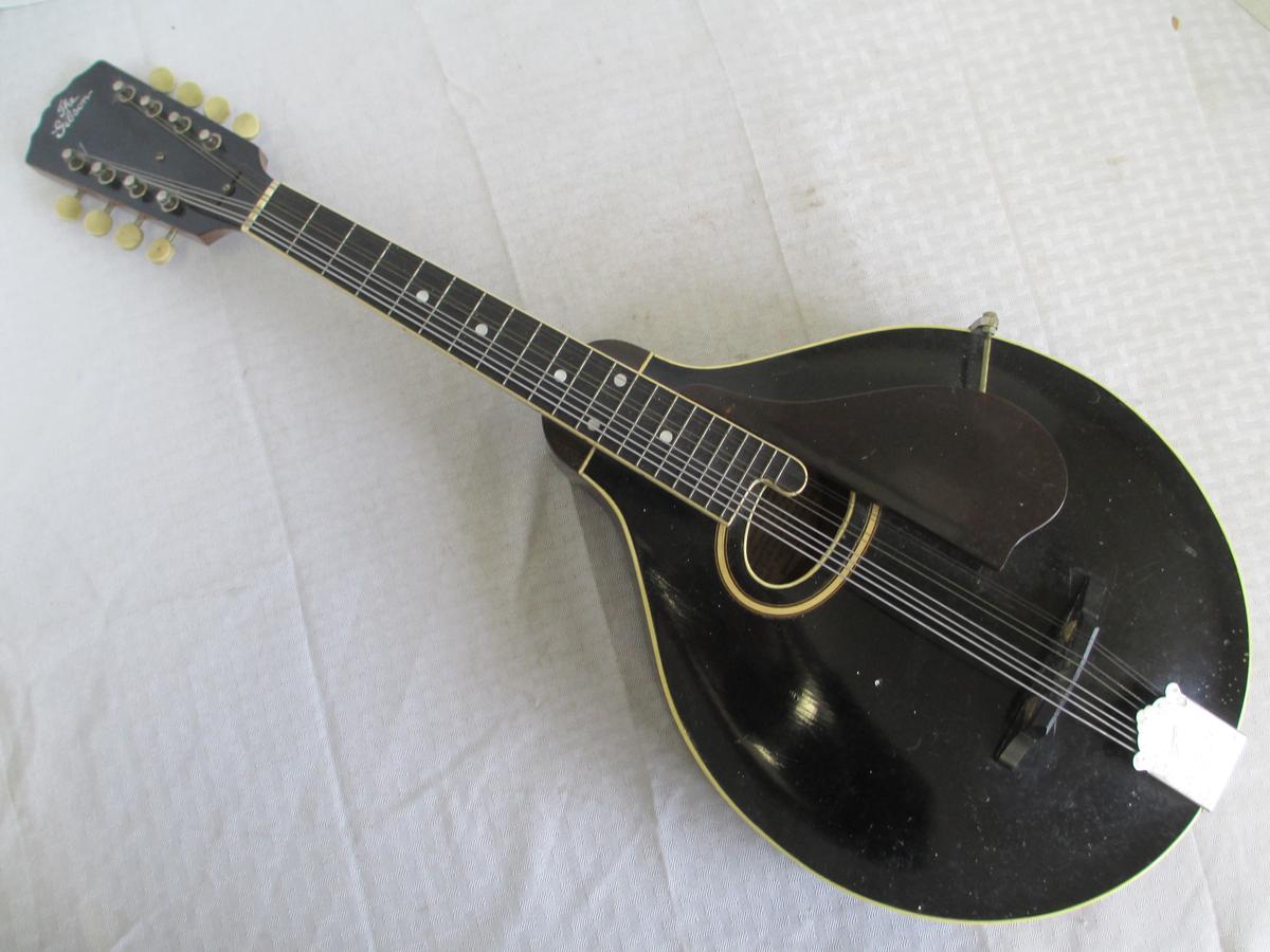 The Gibson Mandola Style HI  with original case