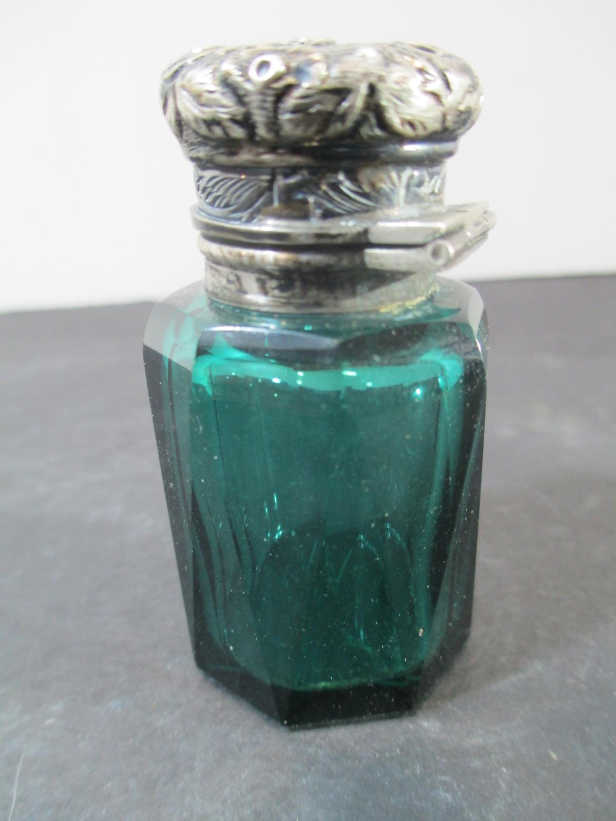 Lidded Jade Perfume Bottle