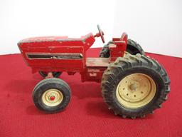 1/16 Scale Red Tractor