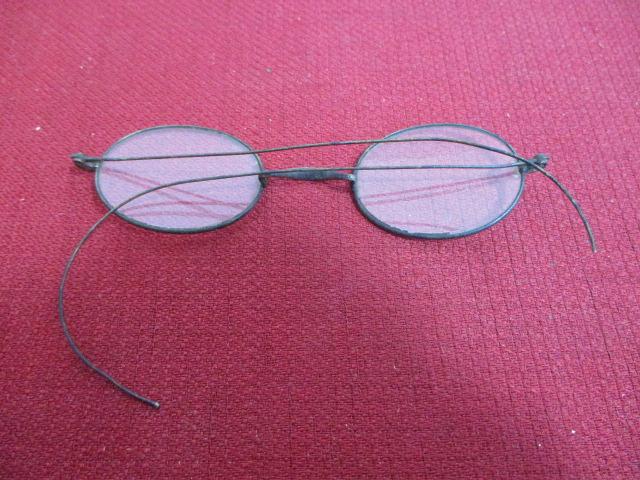 Vintage Glasses in Druggist Leather Case