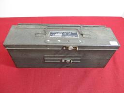 WWII U.S. ARMY Signal Corps. CS-137 Radio Crystal Storage Case