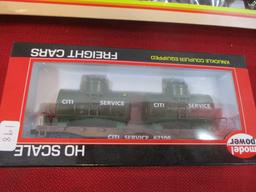 IHC Chicago Northwestern HO Scale Engine and Tender Plus Bonus Citi Service Freight Car