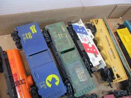 Mixed HO Scale Model Railroading Cars-D