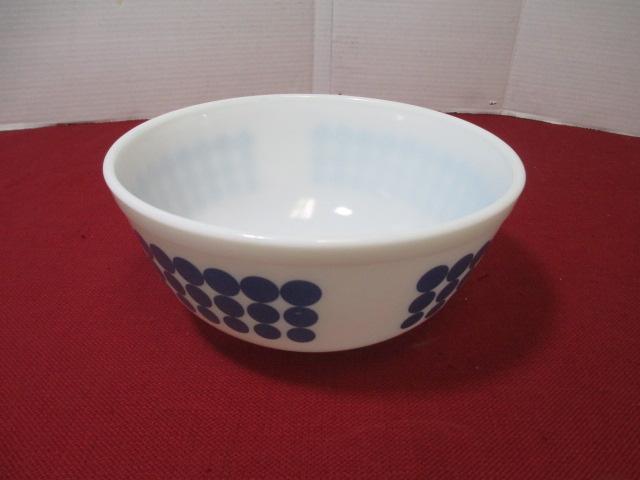 Pyrex 9" Blue Polke Dot Mixing Bowl-B