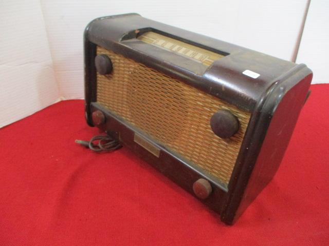 Vintage Constellation Wood Case Tube Radio