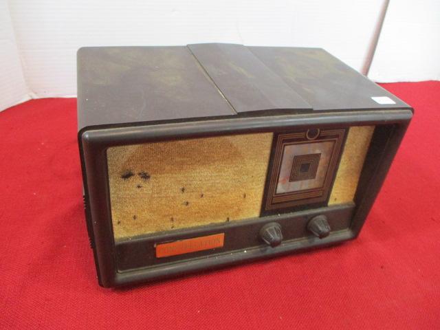 Vintage Constellation Plastic Case Tube Radio