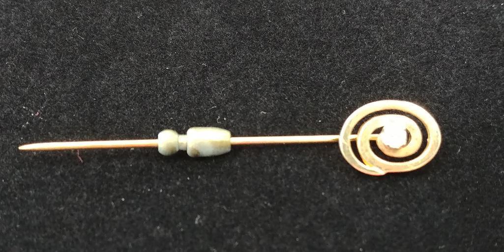 14 kt, y/g diamond stick pin