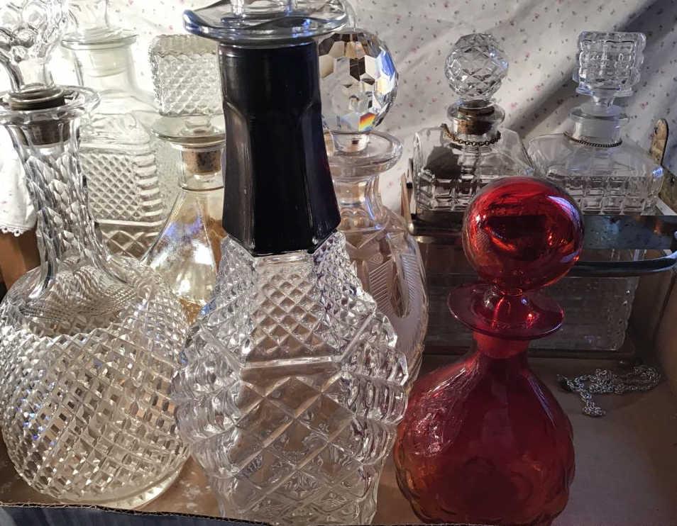 Lot of ten decanters