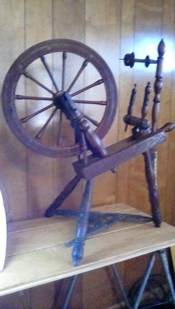 Spinning wheel wooden