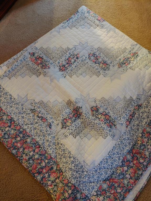 86 x 86 quilt.  Full/Queen