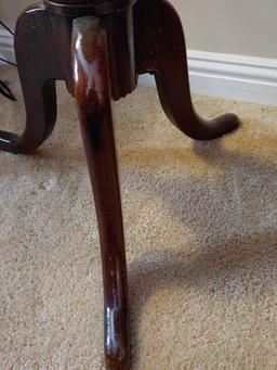 Octagonal top mahogany accent table.  28 inches
