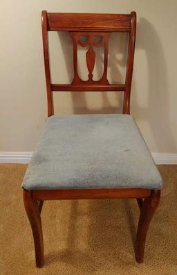 Single mahogany finish chair.  Lyre back