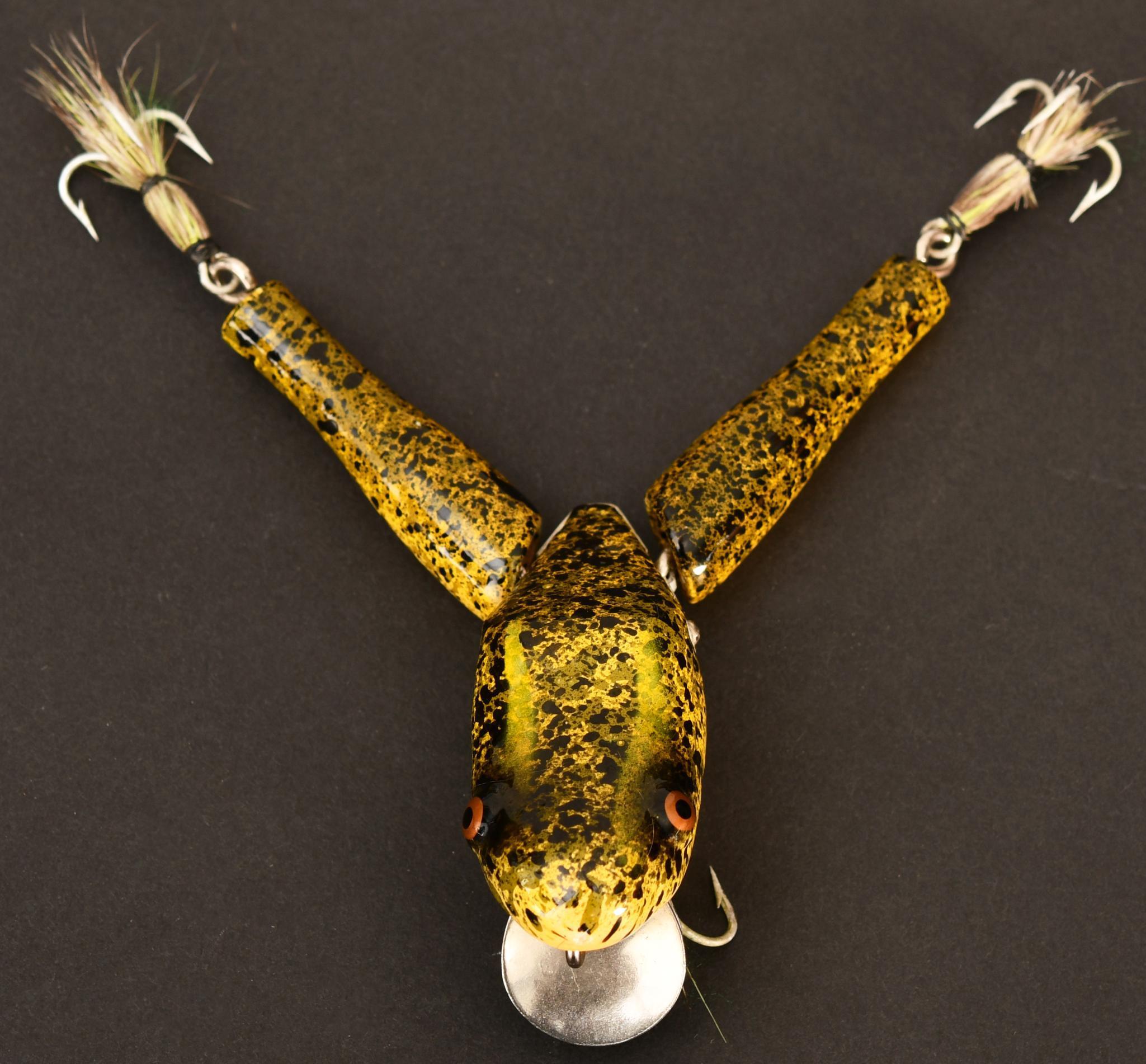 No. 72 Series Paw Paw Large Wotta Frog Lure