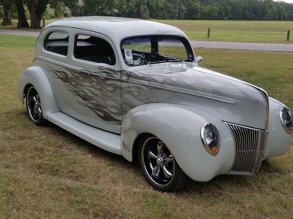 1940 Ford Standard Tudor Sedan