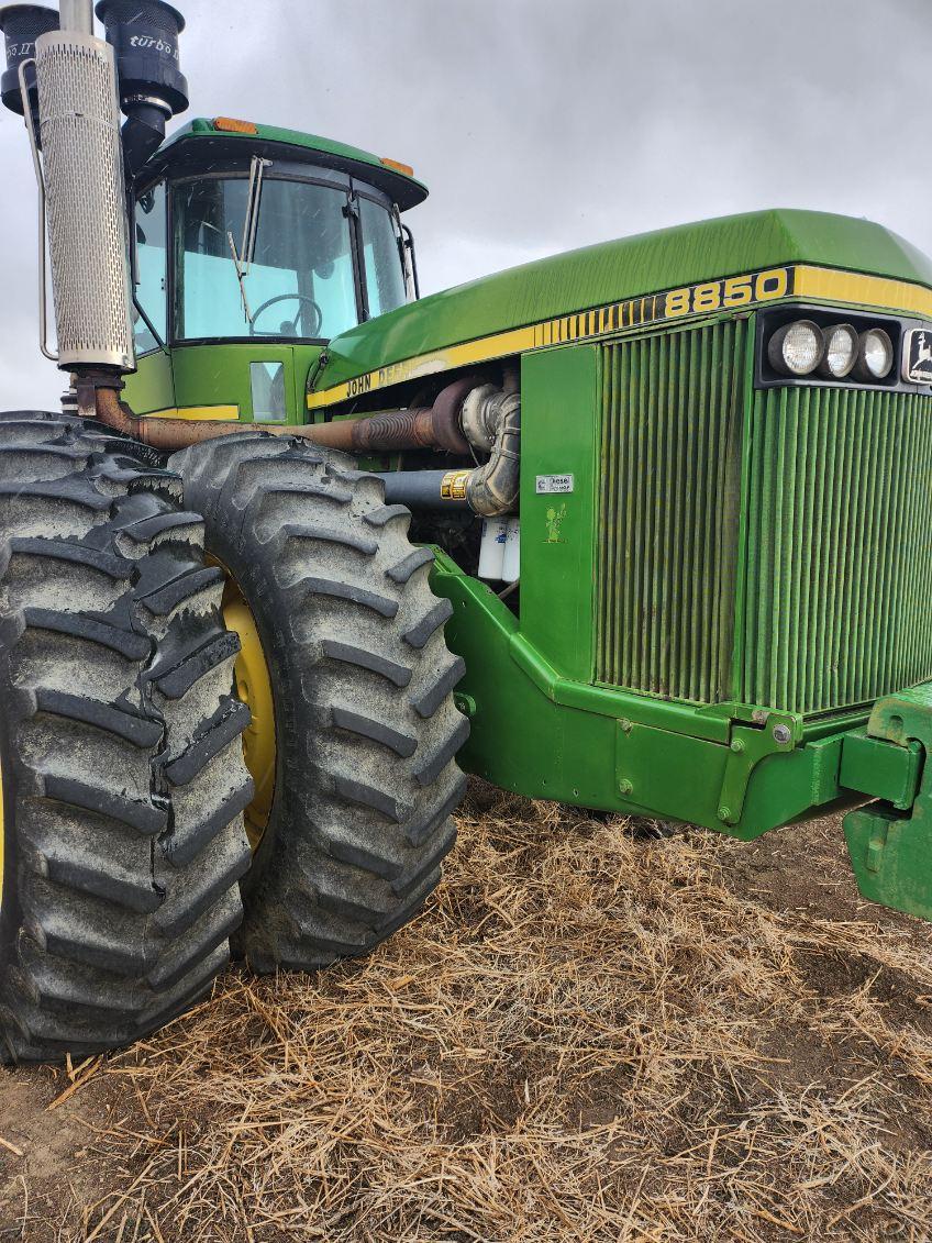 8850 John Deere Tractor