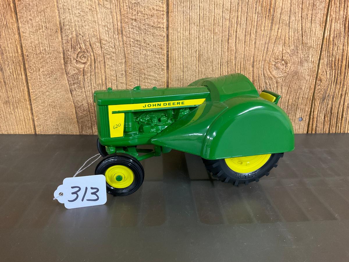 JD 620 Orchard Tractor