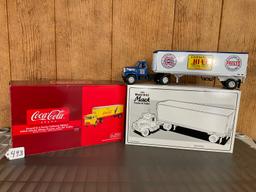 1960 Mack B-61 & Coca-Cola Semis X 2 - First Gear