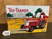 IH 660 Toy Farmer 1999 National Farm Show CE