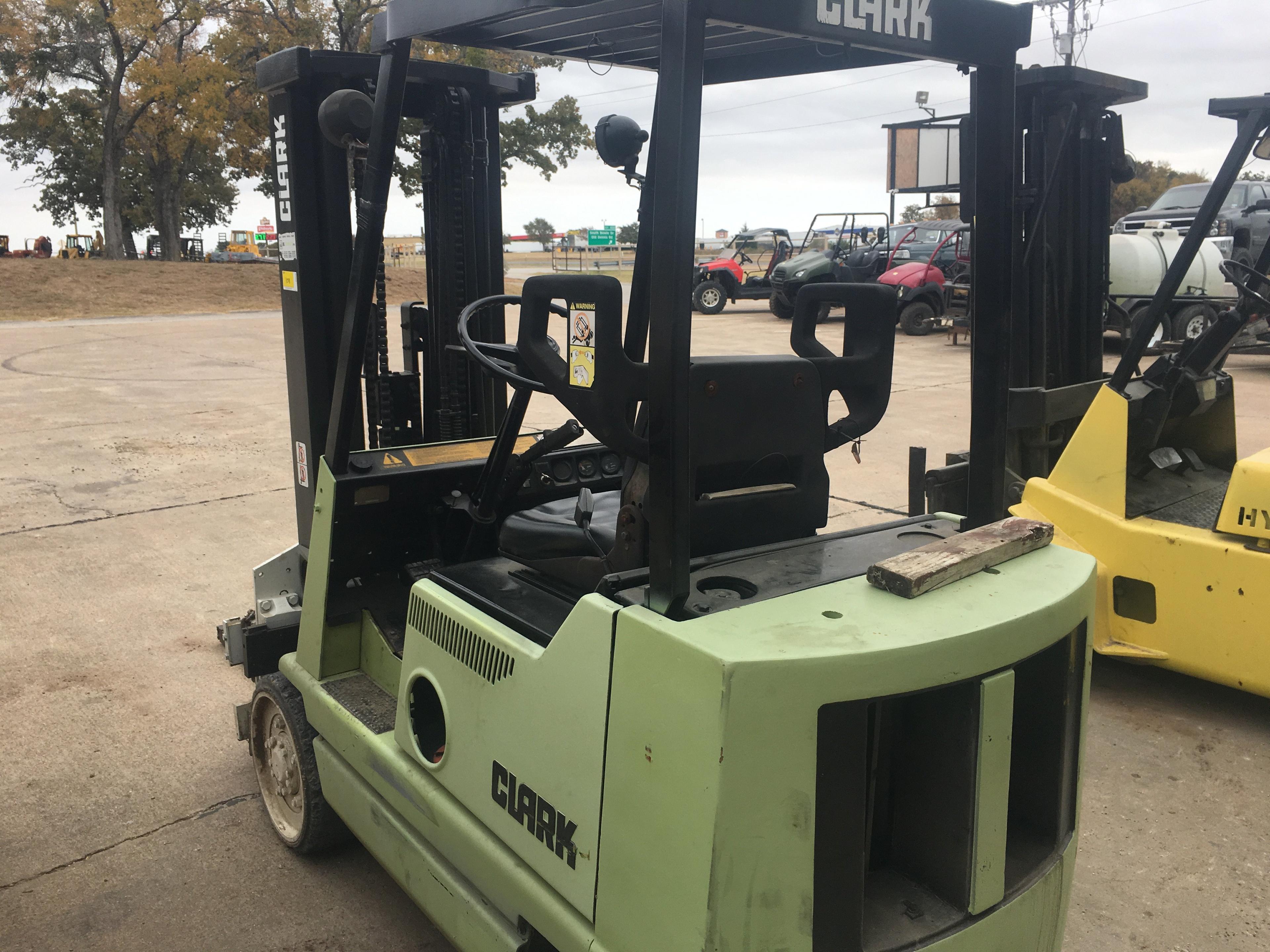 Clark GCX20 4,000lb Forklift