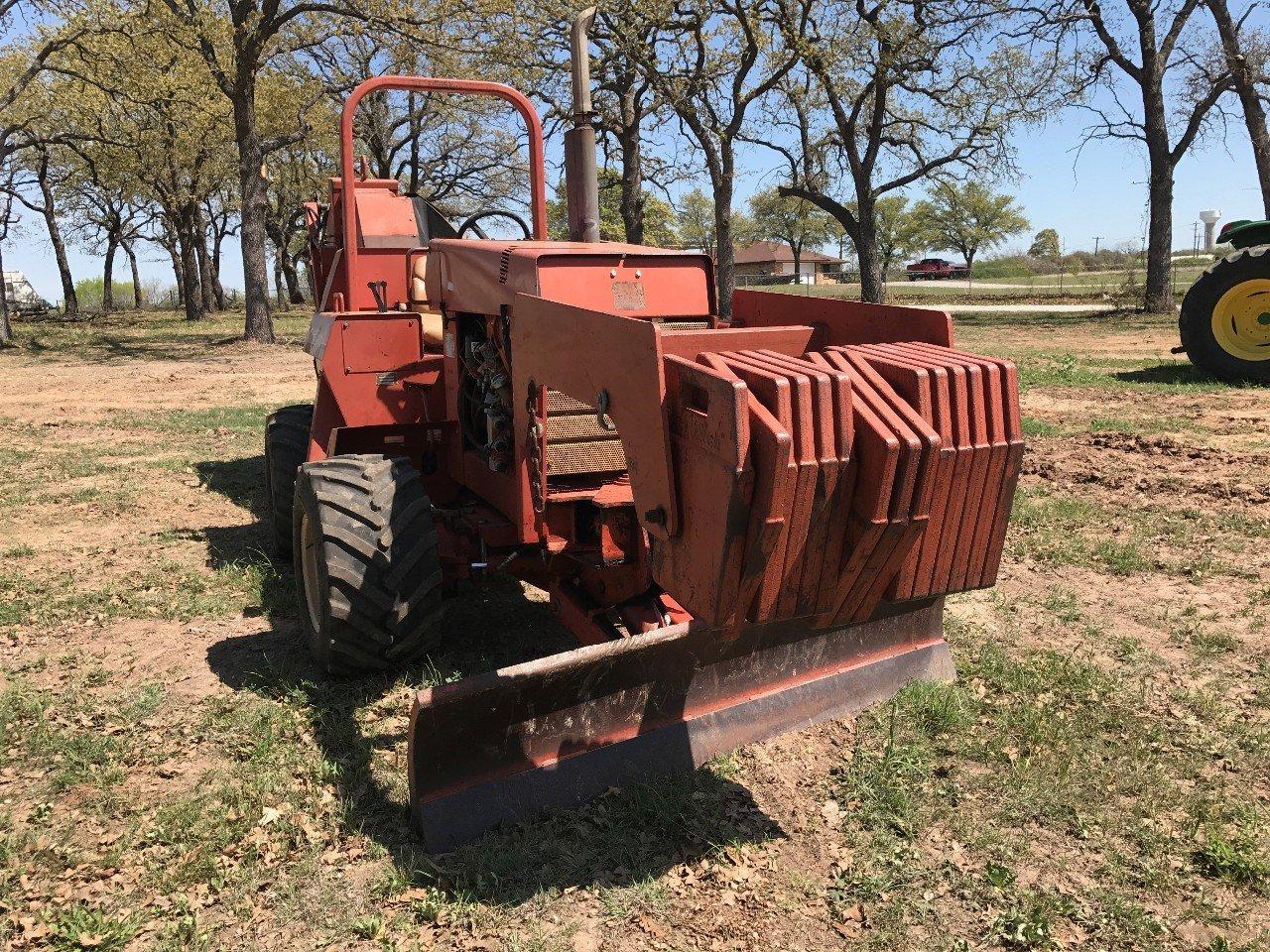 Ditch Witch 7610DD Earthsaw