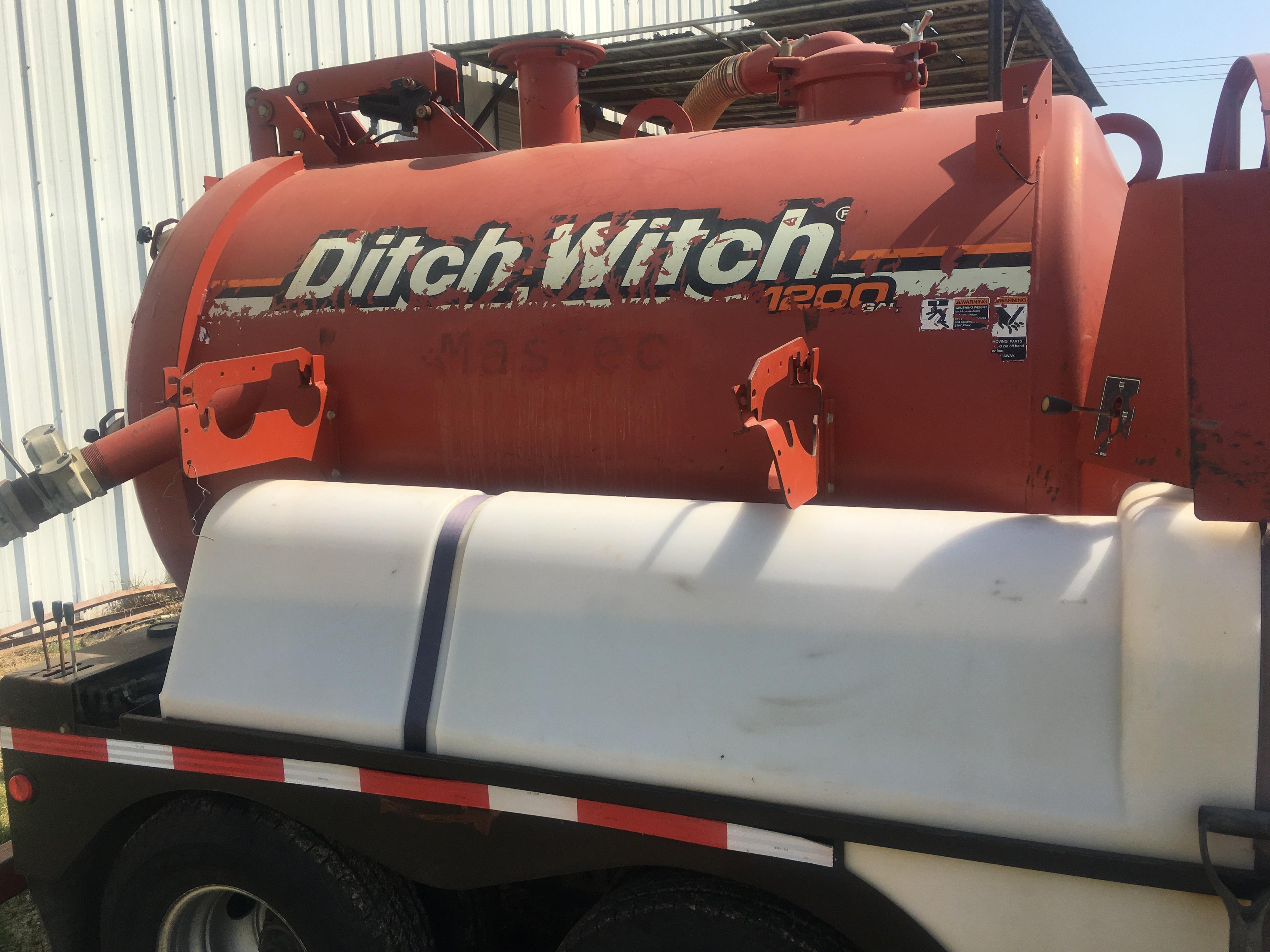 2008 Ditch Witch FX60 Hydro Vac Trailer