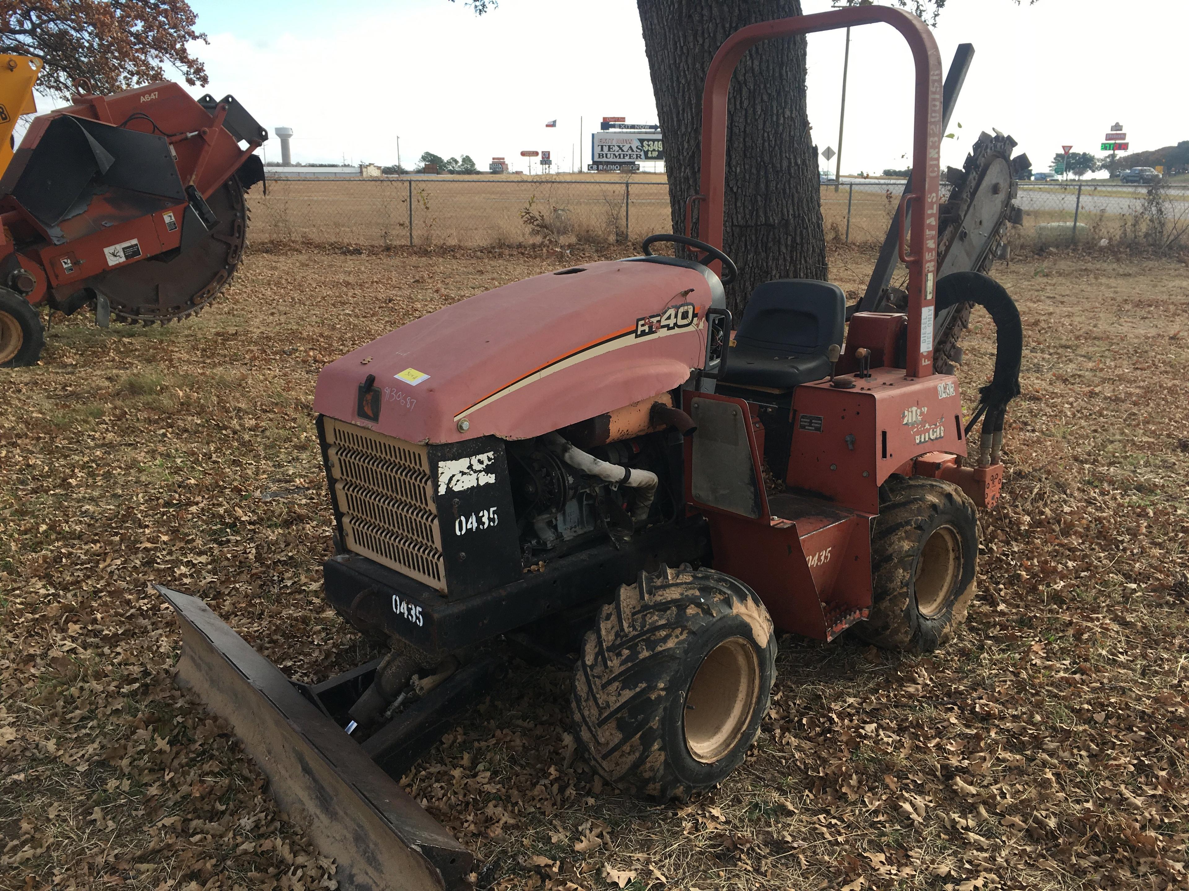 2005 Ditch Witch RT40 Trencher