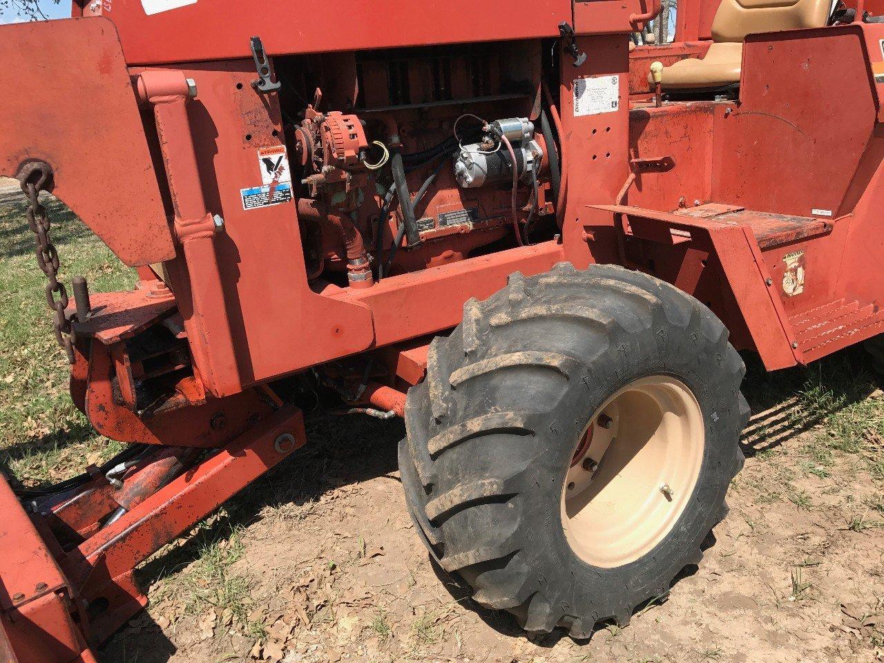 Ditch Witch 7610DD Rubber Tire Earthsaw