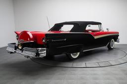 1957 Ford Fairlane 500 Sunliner