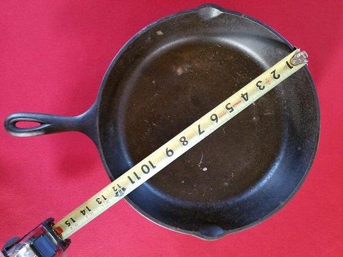 Vintage Cast Iron Skillet / Frying Pan - 12 Inch