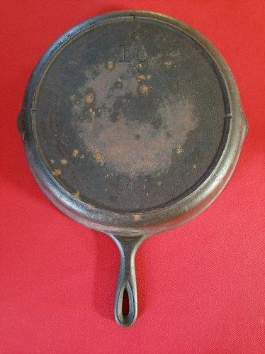 Vintage Cast Iron Skillet / Frying Pan - 12 Inch