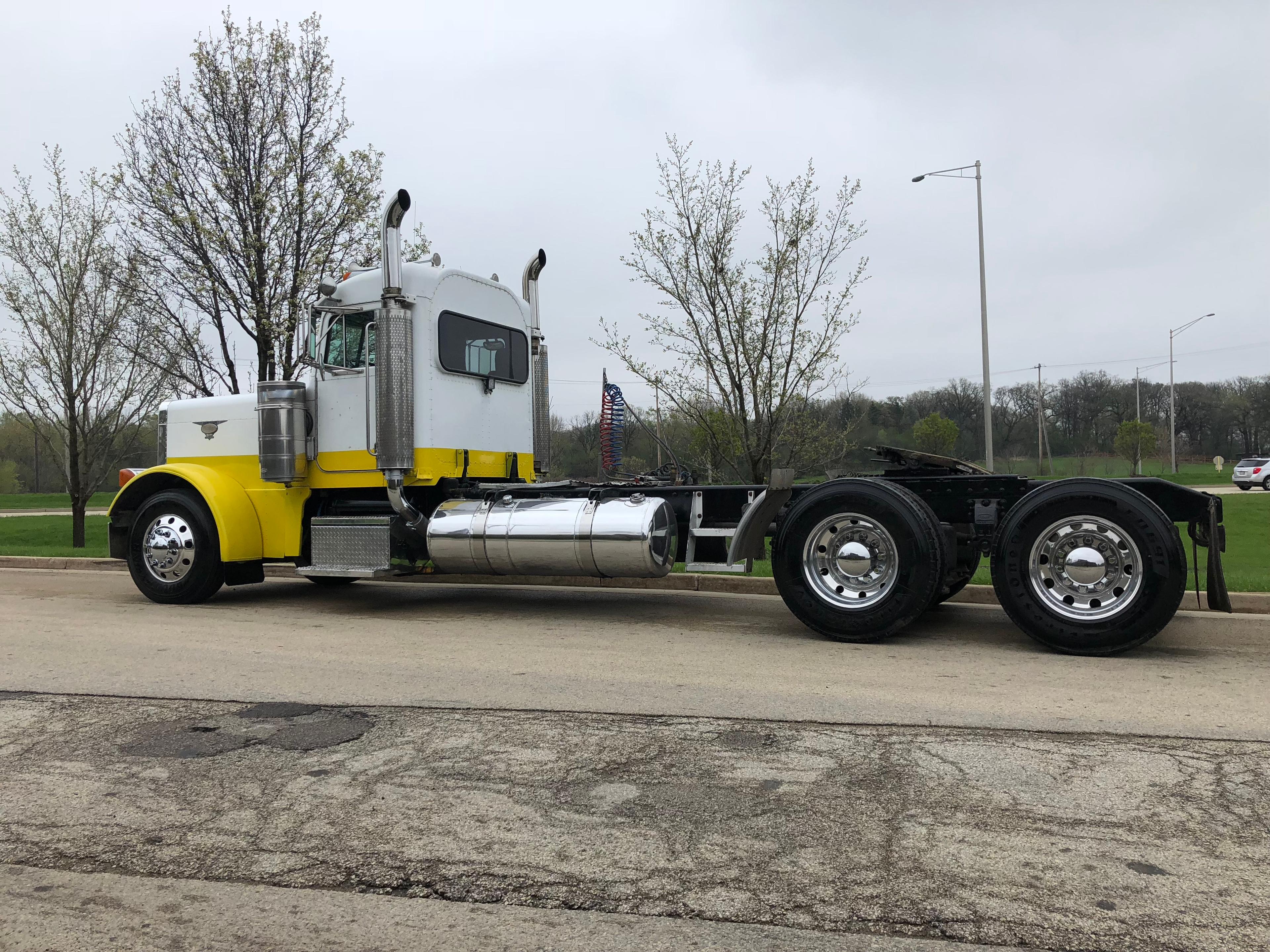 2000 Peterbilt 379 EXHD