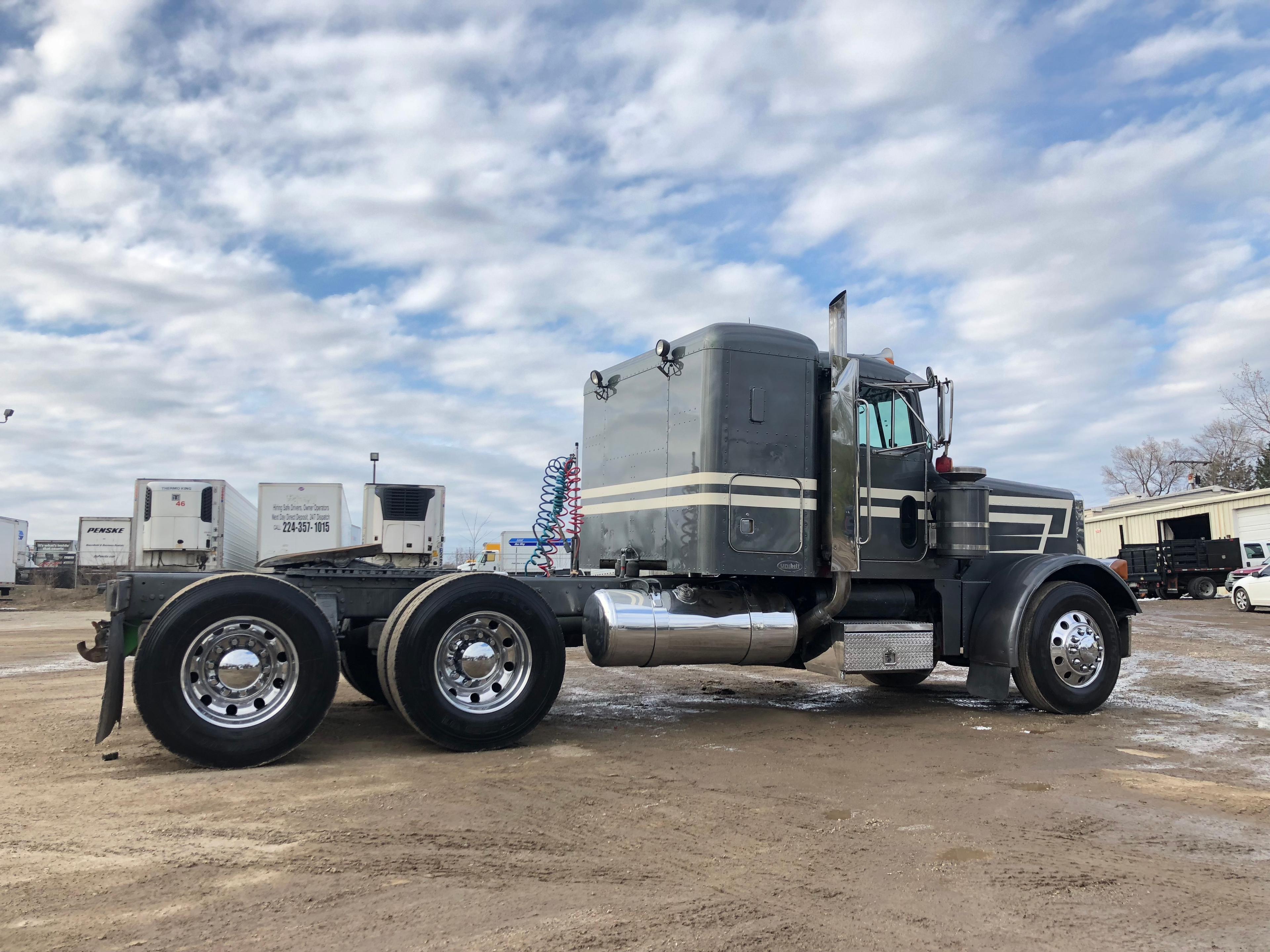 2003 Peterbilt 379 6NZ C15