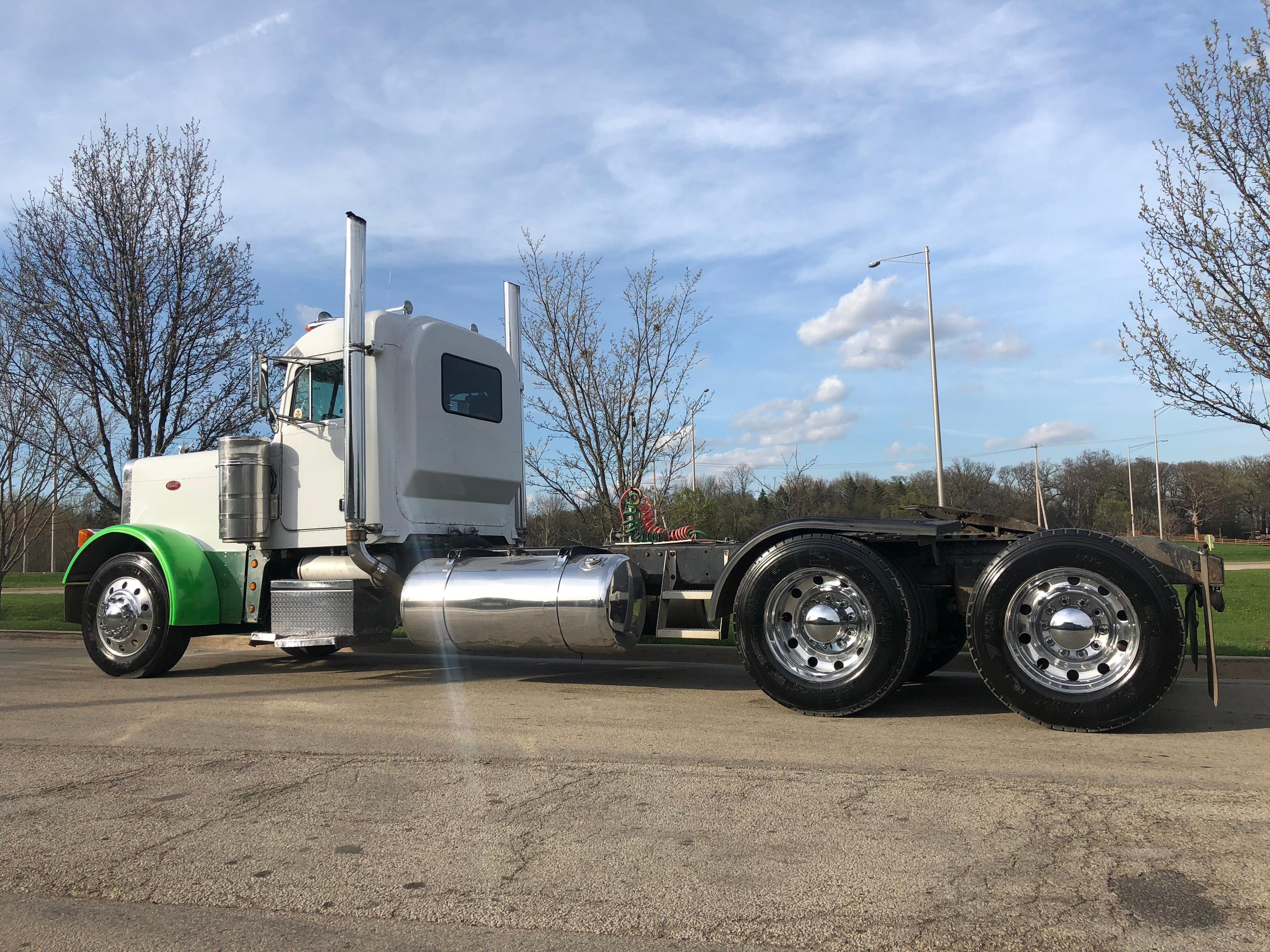 2000 Peterbilt 379 EXHD