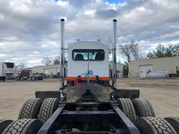 2003 Peterbilt 379 EXHD 6NZ C15 Day Cab