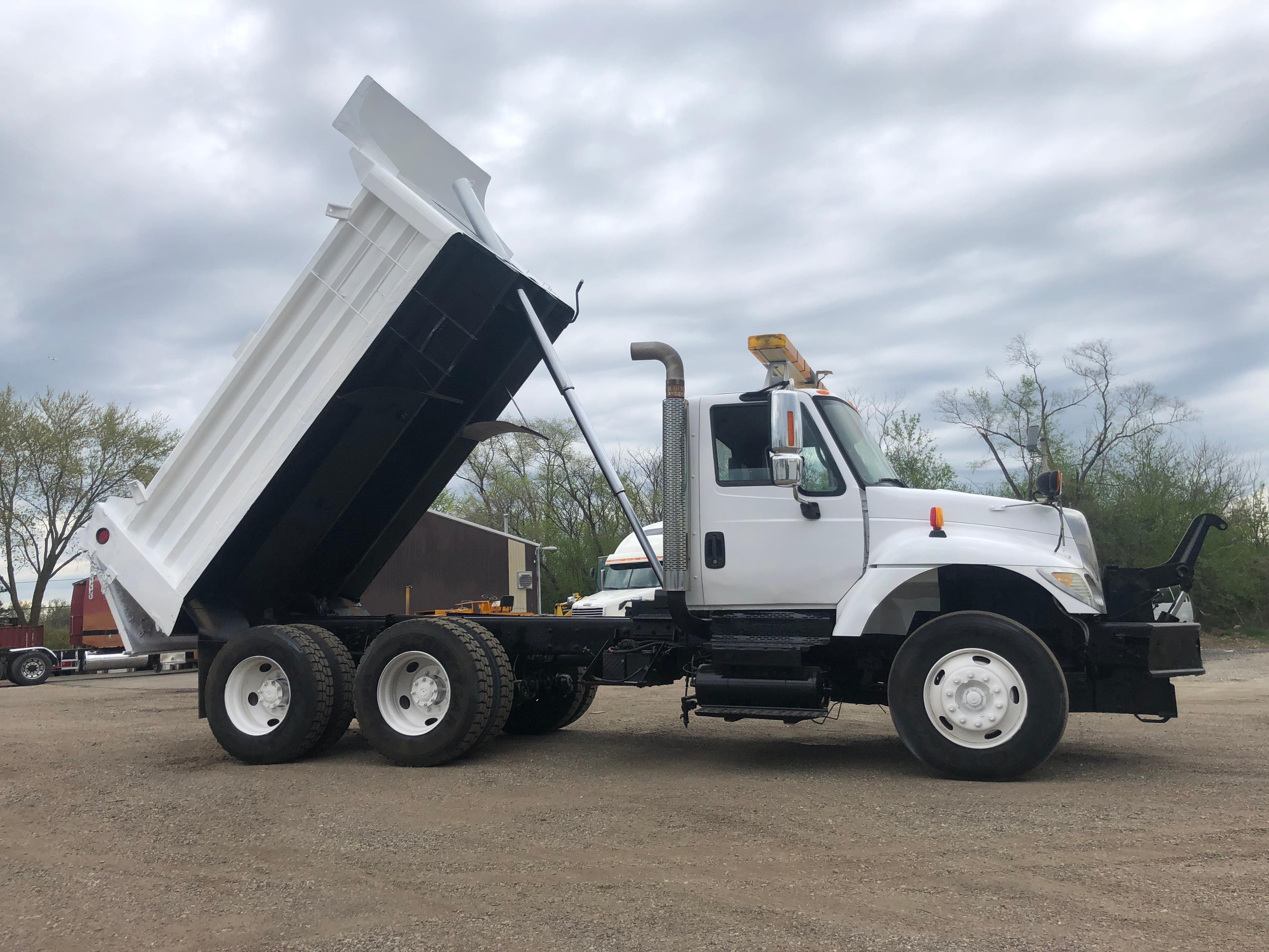 2003 International 7400 Dump Truck