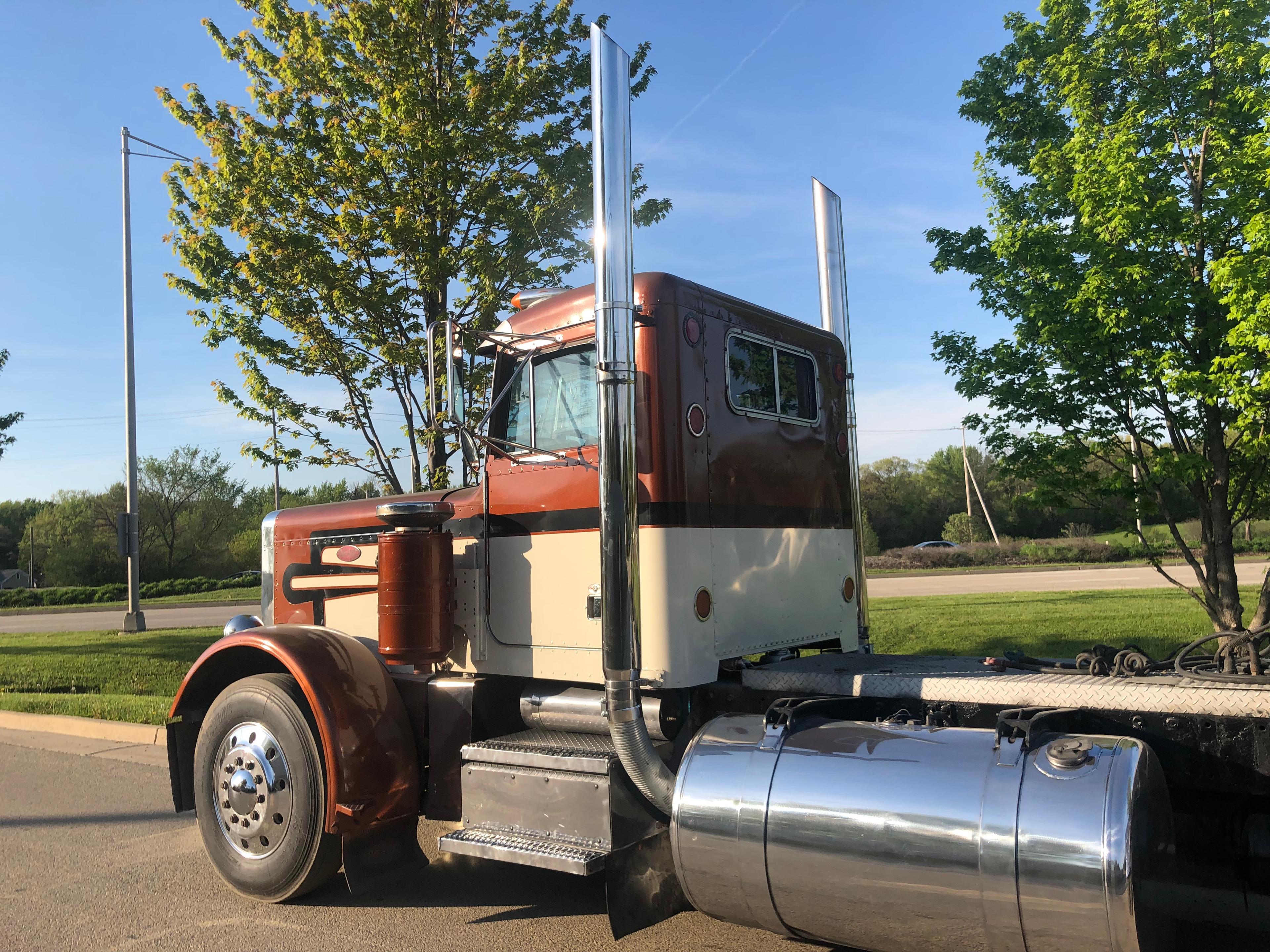 1985 Peterbilt 359