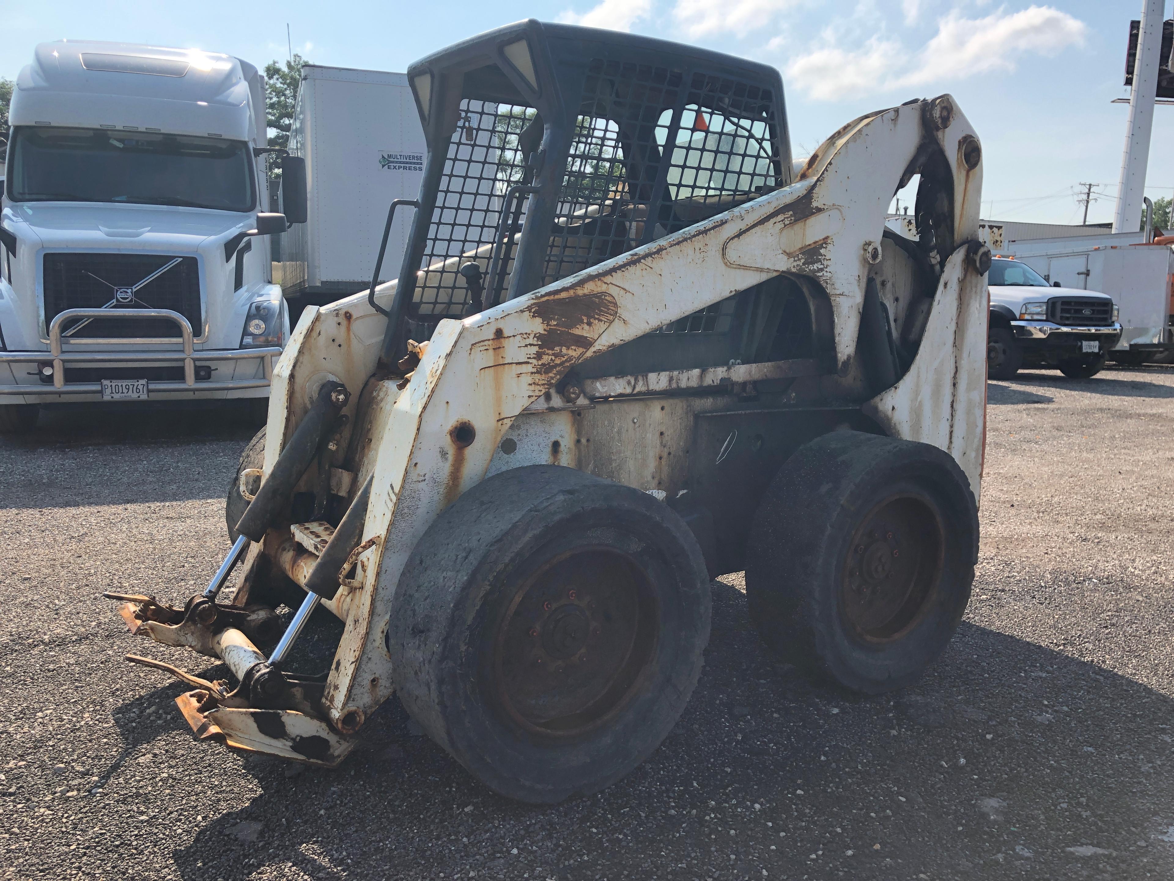 Bobcat S300 Enclosed Cab