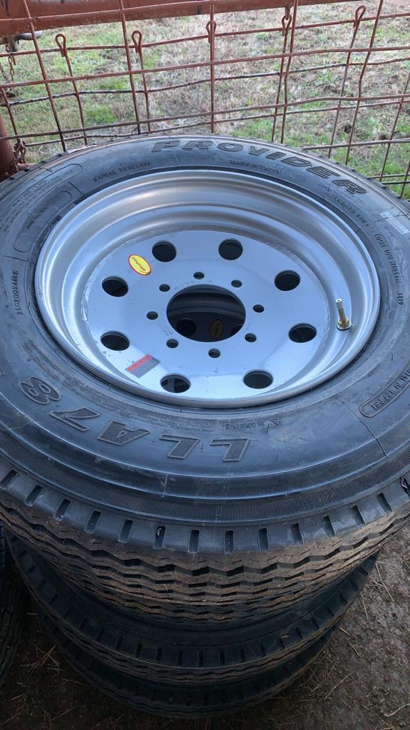 235/75 R17.5 new tire 18ply and Rim