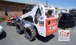 2009 Bobcat S300 2 Speed Loader