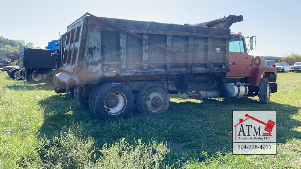 1995 Ford Dump Truck (Non-Running)