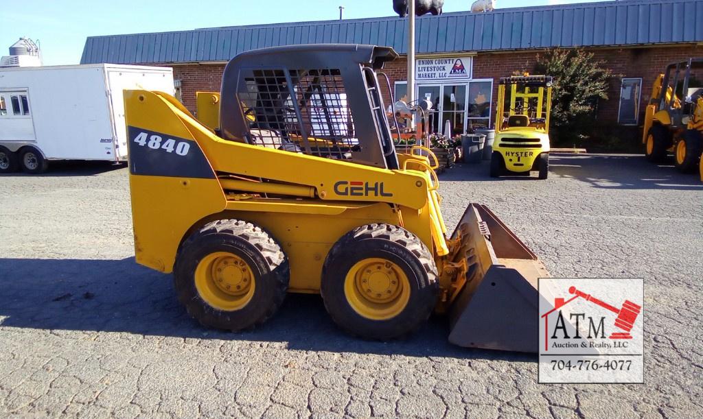 Gehl 4840 Loader w/ 72" Bucket