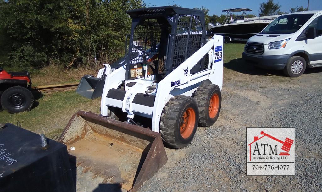 Bobcat 743 Loader w/ Bucket