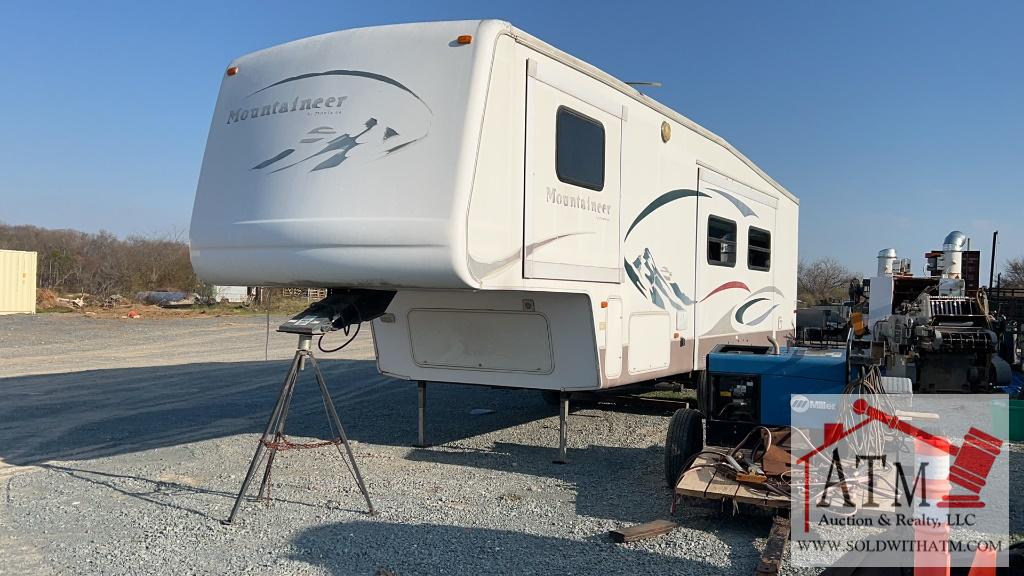 2004 Montana Mountaineer 318 BHS (No Title)