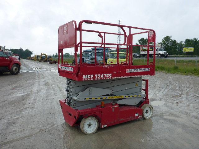 2009 MEC 3247ES Electric Scissor Lift