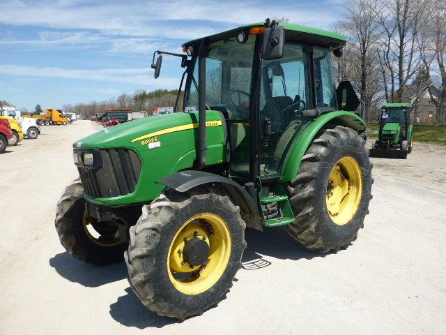 2011 John Deere 5093E MFWD Tractor