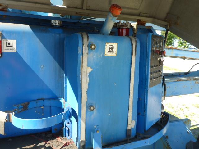 1998 Genie Z60/34 Articulated 4x4 Boom Lift